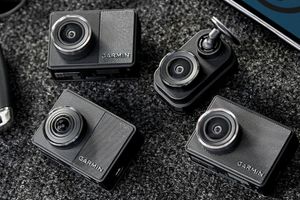 Компания Garmin обновила линейку видеорегистраторов Dash Cam фото