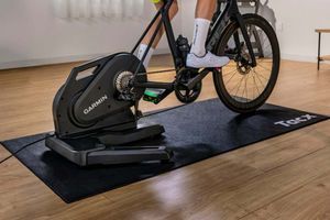 Garmin представила Tacx Nēra - новый смарт-тренажер с многонаправленным движением фото