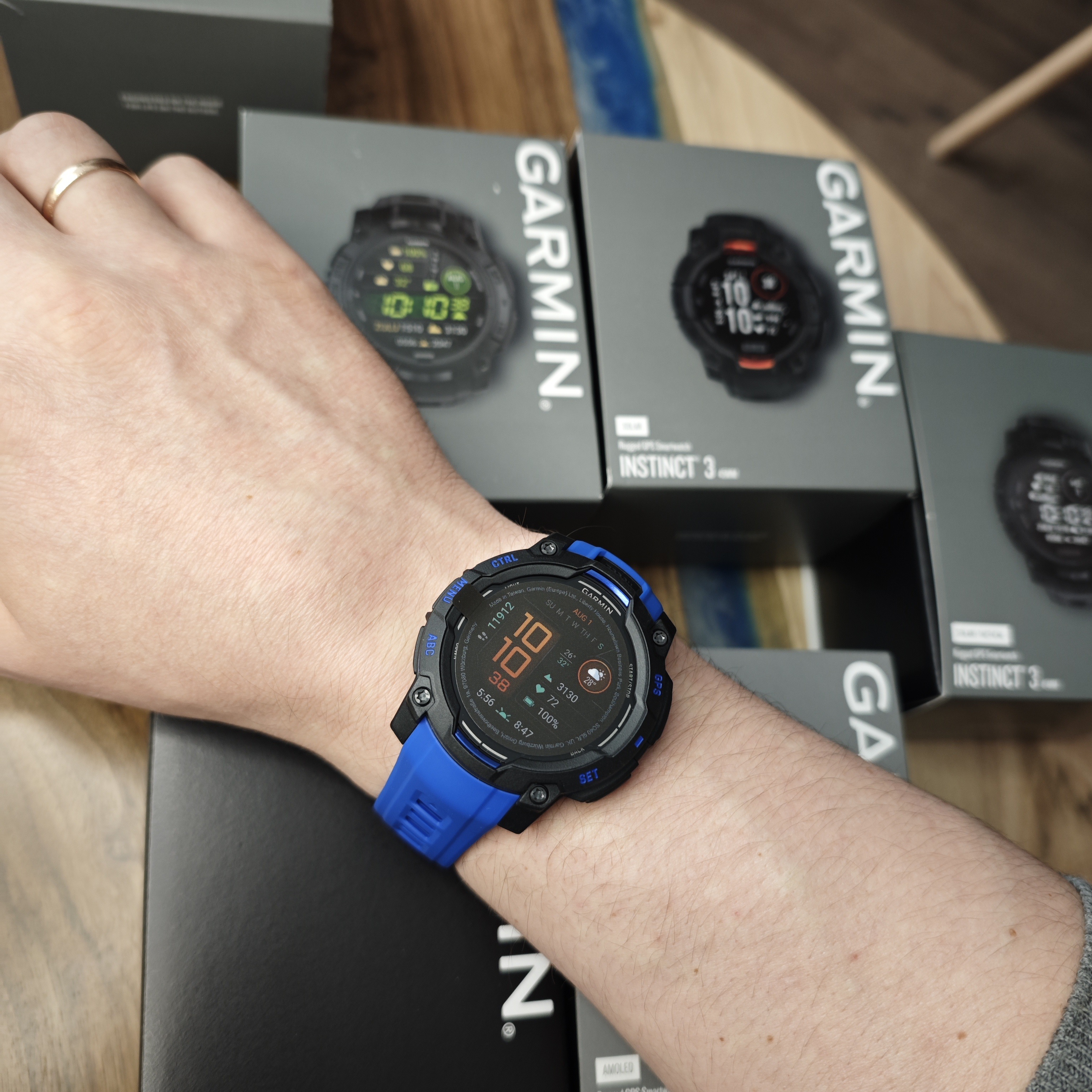 Garmin CIRQA — безекранний смарт-браслет для моніторингу здоров’я та відновлення