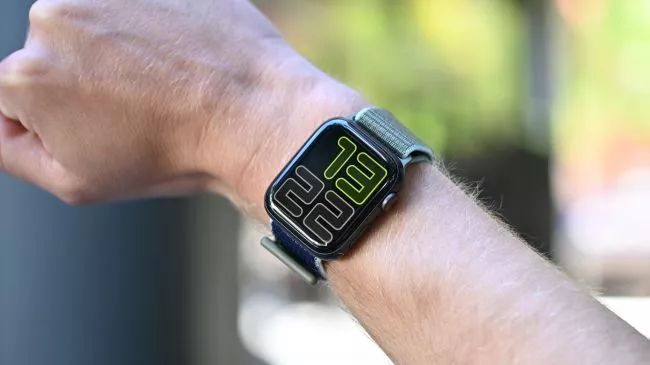 Apple Watch 5 має ЕКГ. А як щодо Garmin Fenix 7?