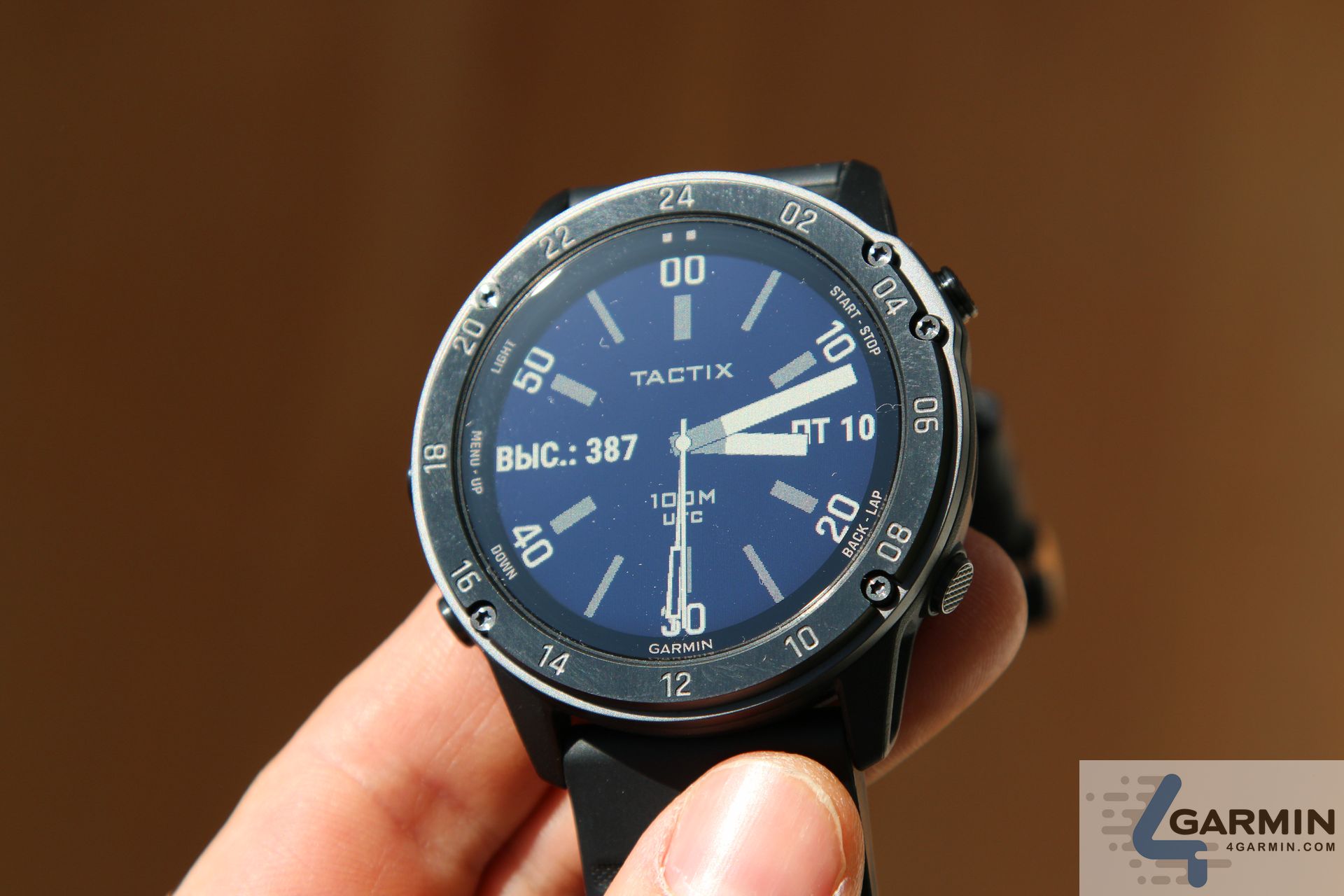 годинник garmin tactix delta - вигляд спереду