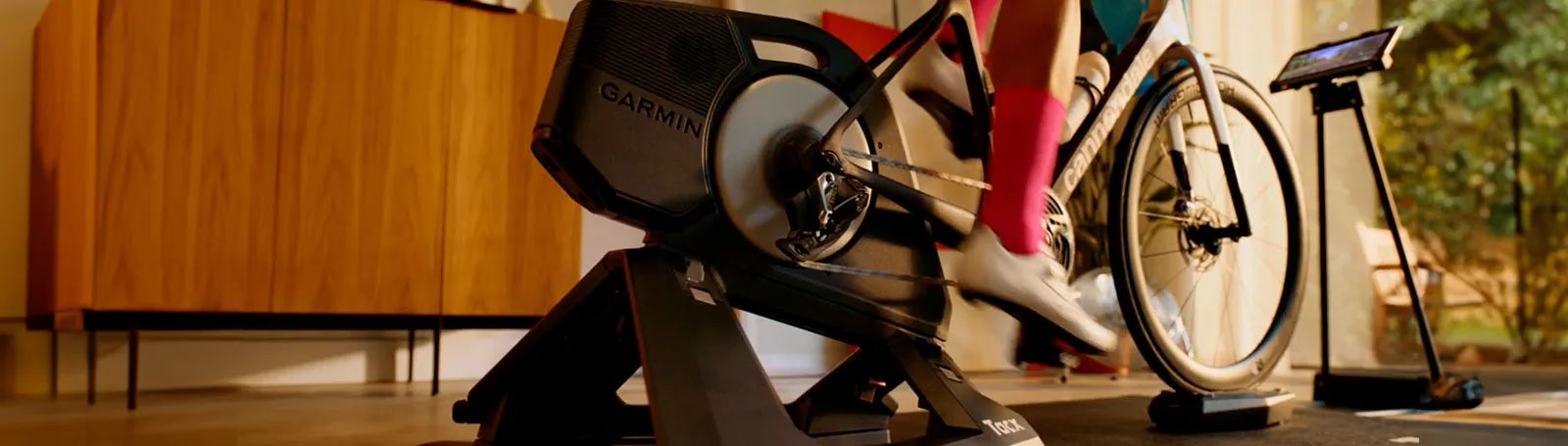 Смарт-велотренажер Garmin Tacx NEO 3M