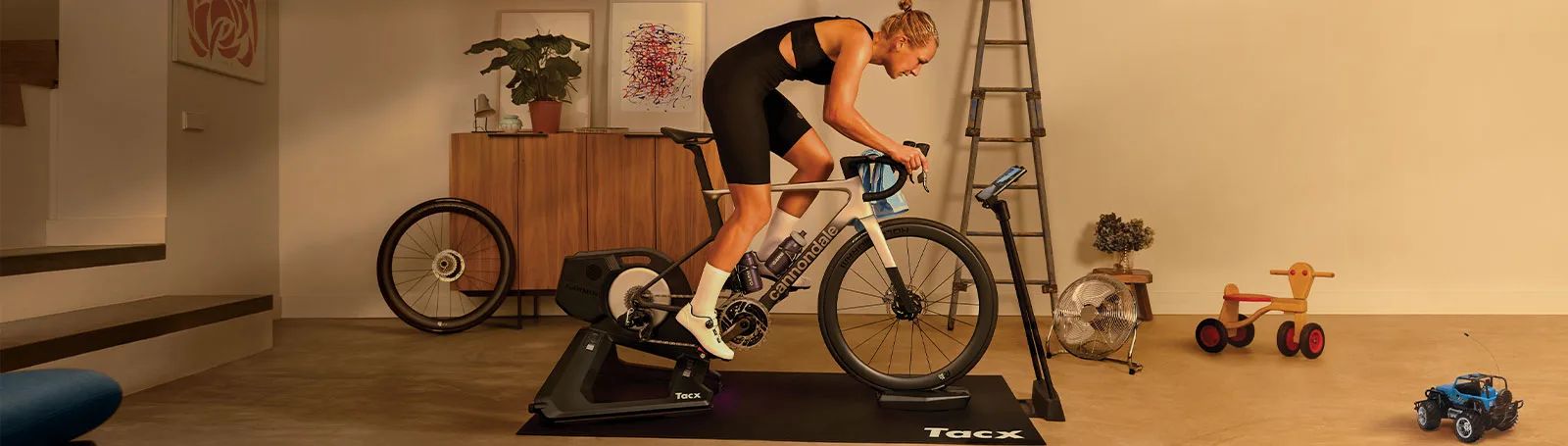 Смарт-велотренажер Garmin Tacx NEO 3M